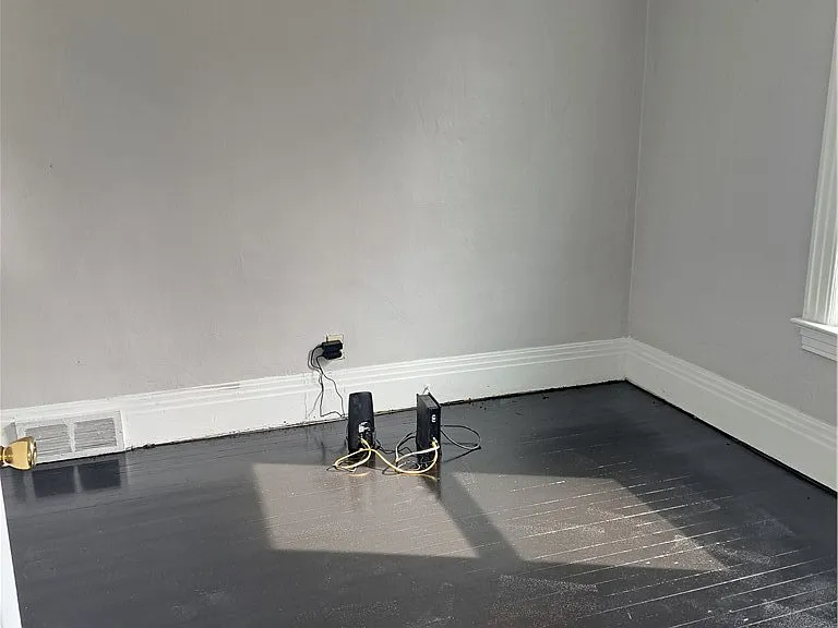 811 Portland Ave — Photo 12