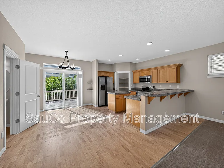 5073 NW 149th Ter — Photo 5