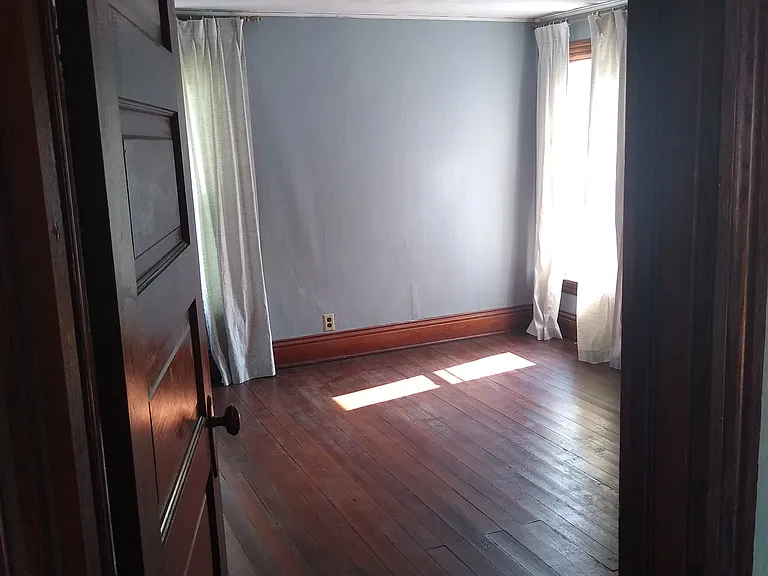 621 4th Ave — Photo 12