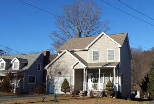 2nd image of 11 Spindle Hill Rd