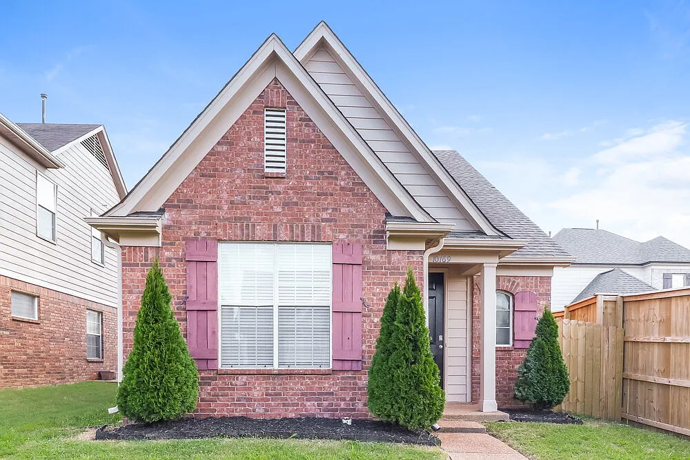 3 bed, 2.5 bath, 1508 sqft, $1,730 — Photo 1