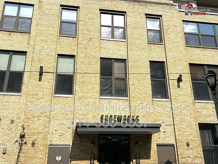 1924 N Hubbard St #209 — Photo 8