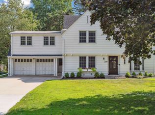 209 Ashley Rd, Hopkins, MN 55343