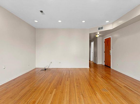 4th image of 7445 S Jeffery Blvd APT 2