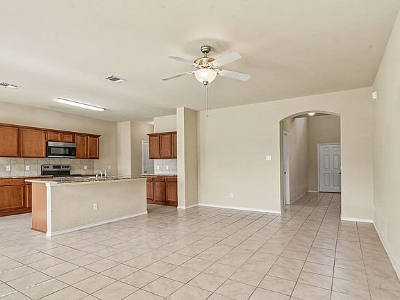 3rd image of 2315 Julia Ln