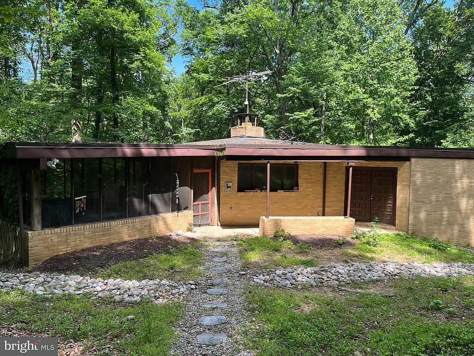 2nd image of 4871 Ellicott Woods Ln