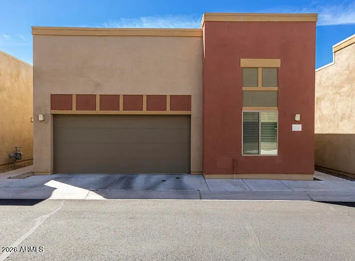 3 bed, 2.0 bath, 1353 sqft, $2,600 — Photo 2