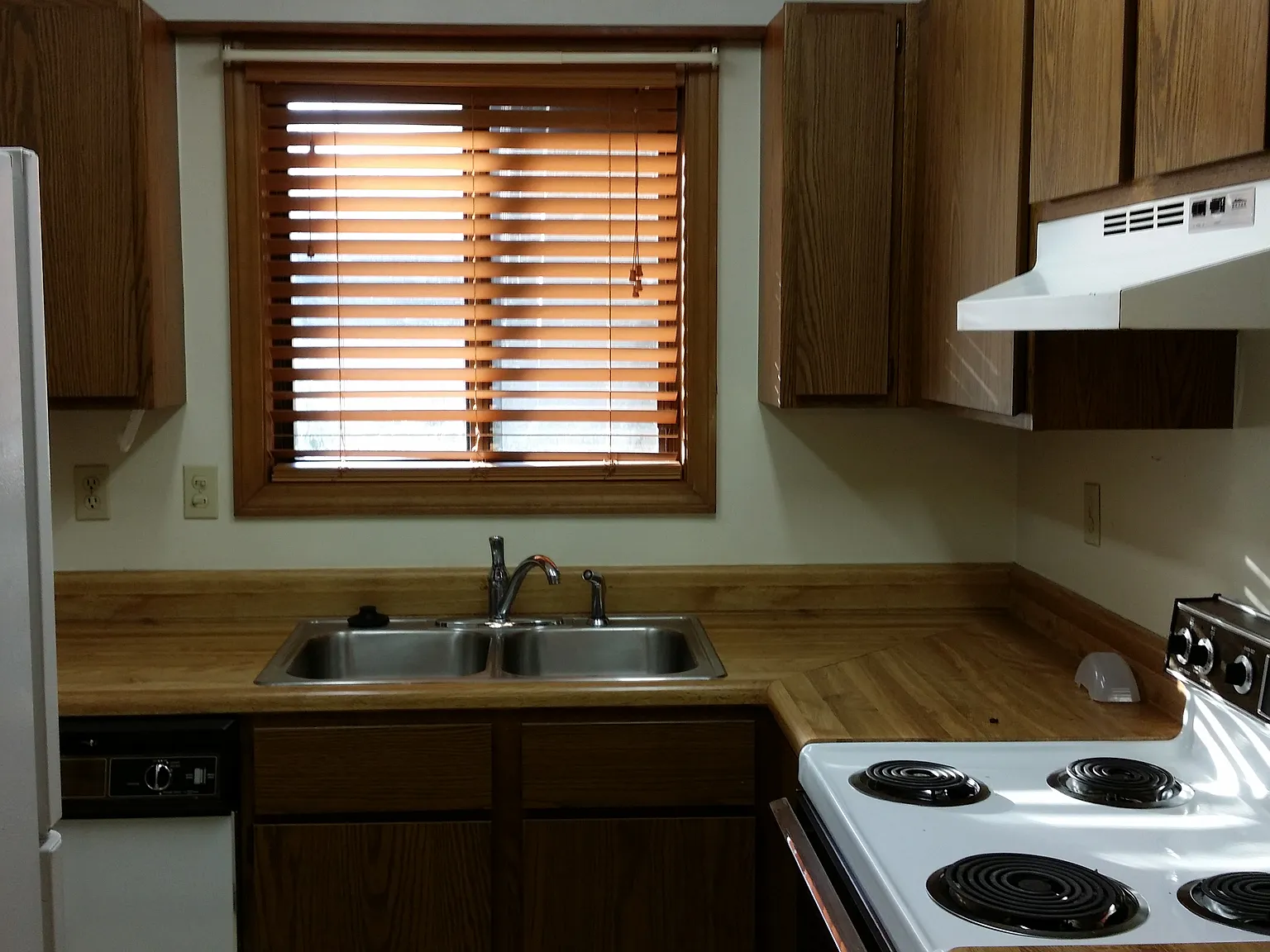 2 bed, 1.5 bath, 850 sqft, $1,295 — Photo 3