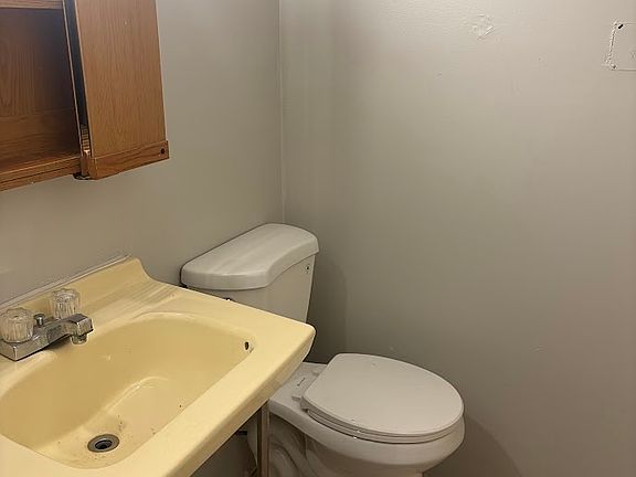 5th image of 219 Suncrest St