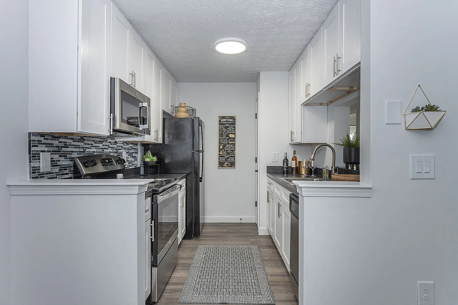 Galbraith Pointe Apartments and Townhomes — Photo 3