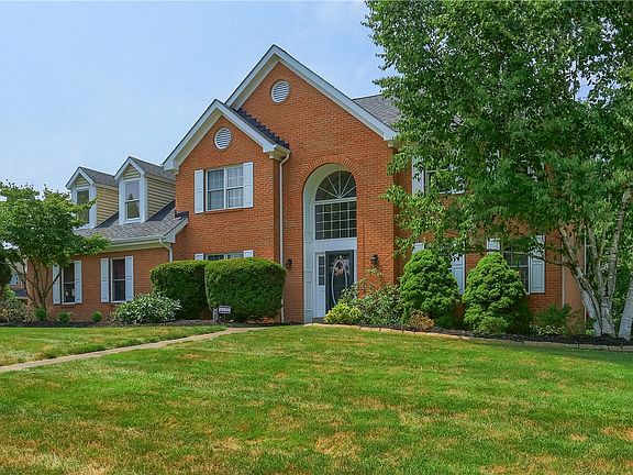 2nd image of 802 Birch Field Ct
