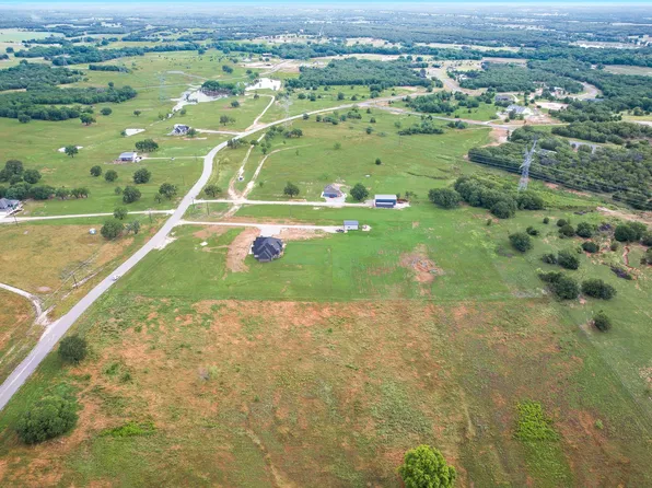 160 Rolling Hills Blvd, Alvord, TX 76225
