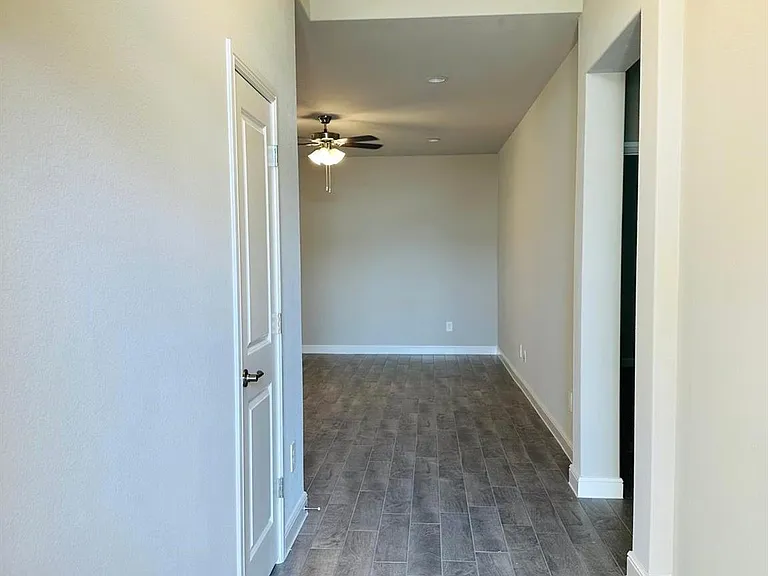 2516 Bellatrix Dr — Photo 6