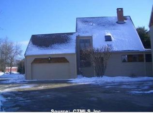 2 Arrowwood Ct, Granby, CT 06035