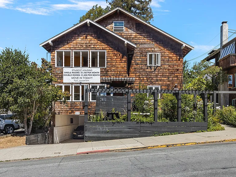 2731 Durant — Photo 84
