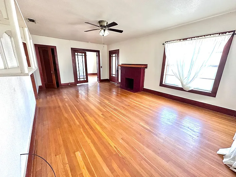 515 W Main St — Photo 19