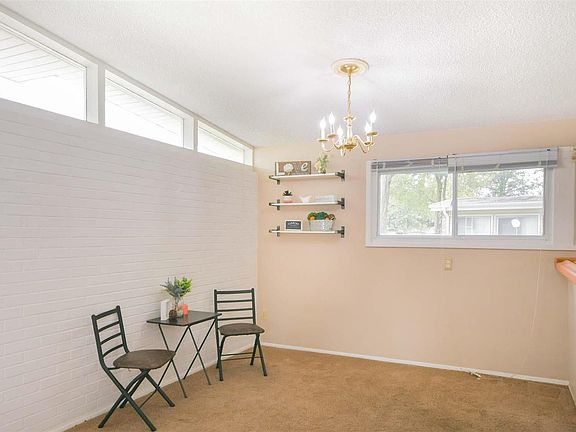 5th image of 8441 Alder Ave