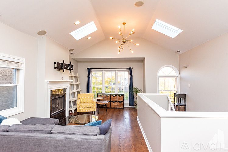 1st image of 1449 W Walton St #3A