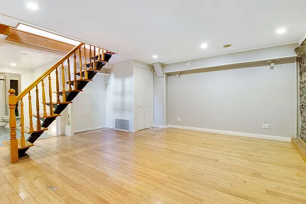 Rented by Twyford Real Estate | media 57