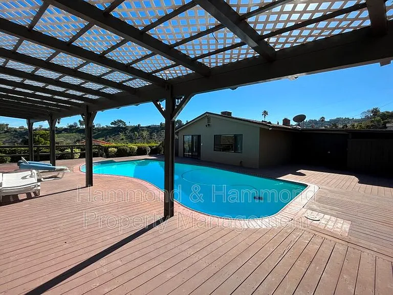 15451 Deerhorn Rd — Photo 21