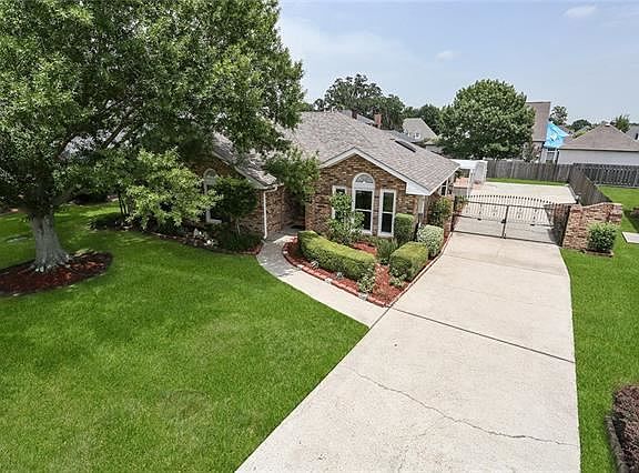 2nd image of 33 Asphodel Dr