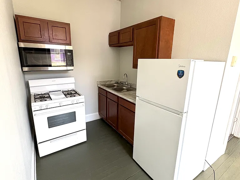 1716 Hanfield St #3 — Photo 2