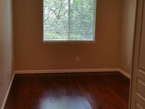 Looking into Den or 3rd bedroom - queen bed fits