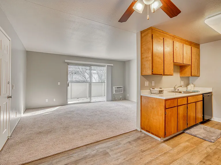 Kentwood Apartments — Photo 76