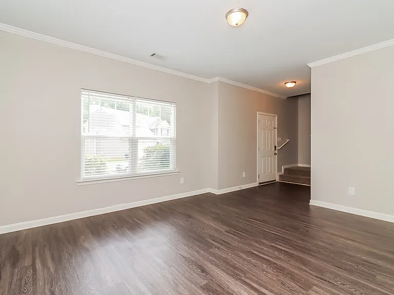 412 Fieldcrest Dr — Photo 9