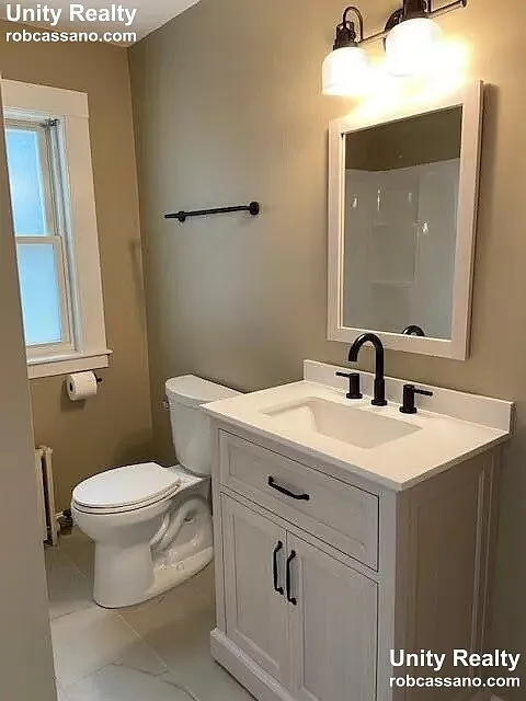 2 bed, 1.0 bath, $3,000 — Photo 3