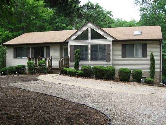 1st image of 681 Jefferson Dr