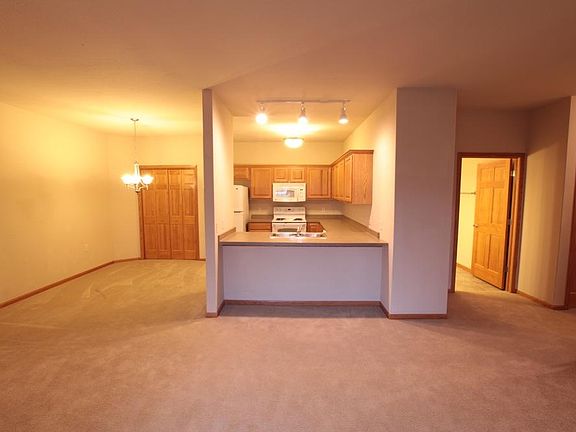 3rd image of N7742 Vicksburg Way APT D