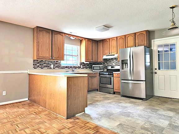 3rd image of 3520 S Fountaincrest Dr