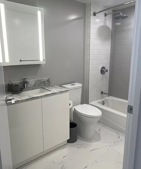 987 Queen St #1116 — Photo 5