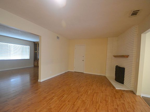 2nd image of 22437 Cantara St