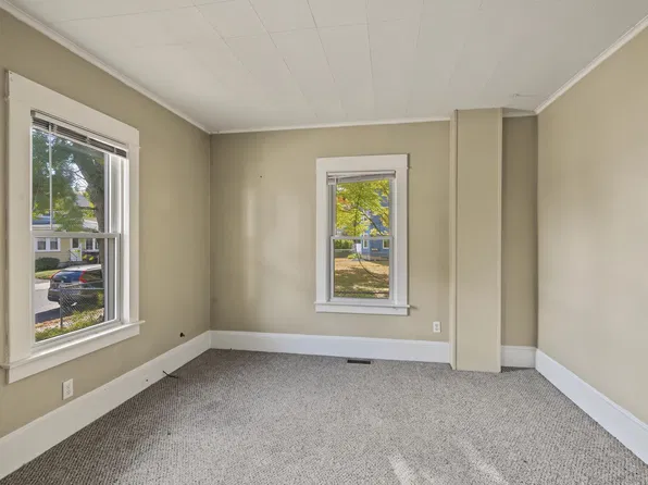 22 Marcelle St, Chicopee, MA