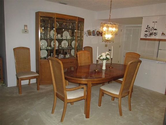 4th image of 7096 Crown Oaks Dr