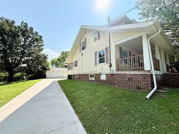 3rd image of 1431 E Vine St