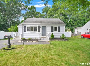 127 Deepwood Dr, Manchester, CT 06040
