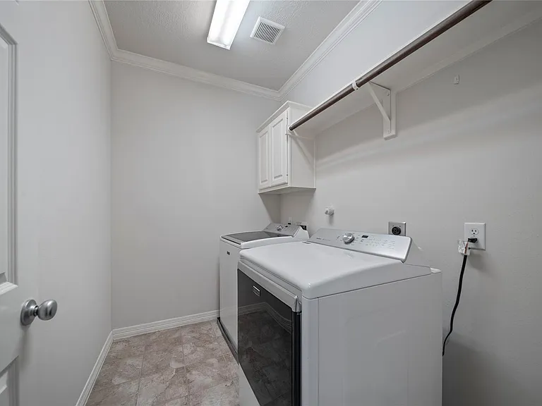 14443 Basalt Ln — Photo 30