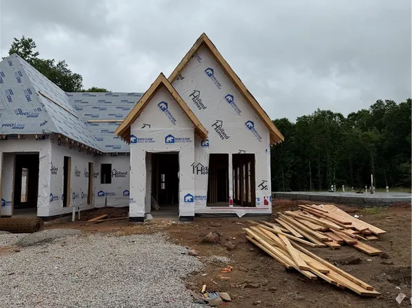 1042 Hunters Way, Opelika, AL 36801