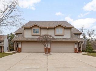 512 Frederick COURT, Oconomowoc, WI
