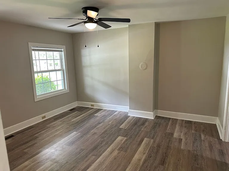 449 Stanley Ave — Photo 10