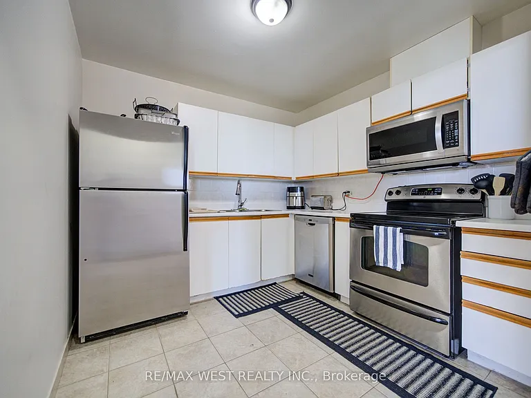 3559 Eglinton Ave W #1309 — Photo 18