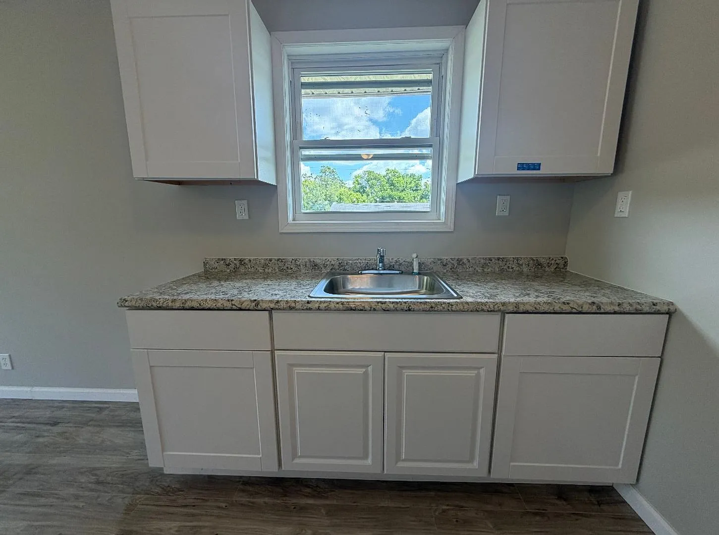 5004 Prescott Ave — Photo 4