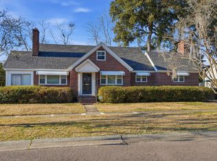 32 Moore Dr, Charleston, SC 29407