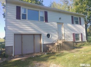 214 S 3rd St, Cambridge, IL 61238