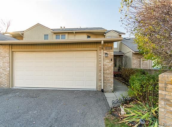 2nd image of 4111 Foxpointe Dr #1
