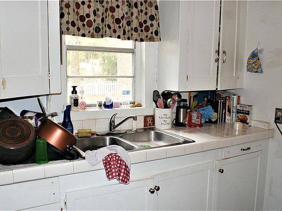 5th image of 215 E Voorhis Ave #C