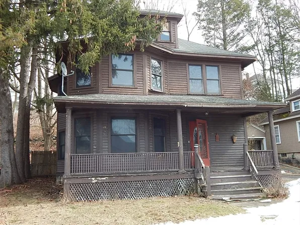 82 Beacon St, Athol, MA 01331